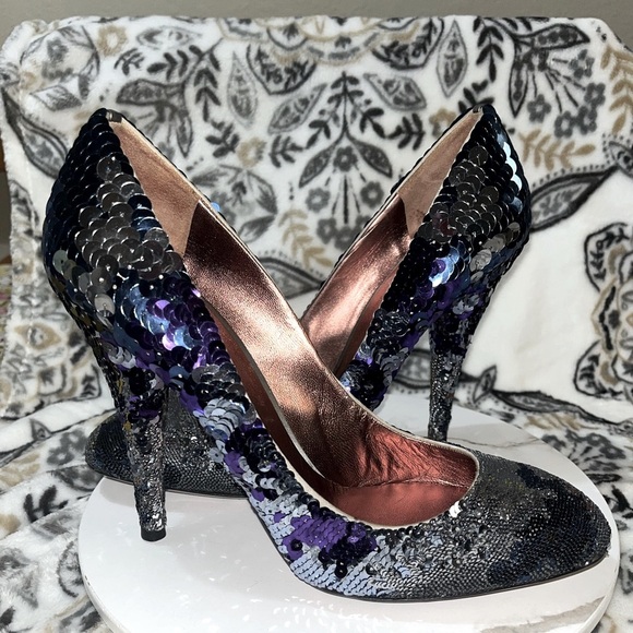 MIU MIU Sequin Embellishments Round ToePumpsHeels Size41 U.S. Size11 - Picture 13 of 16